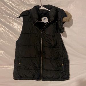Old navy puffer vest with detachable fur hood